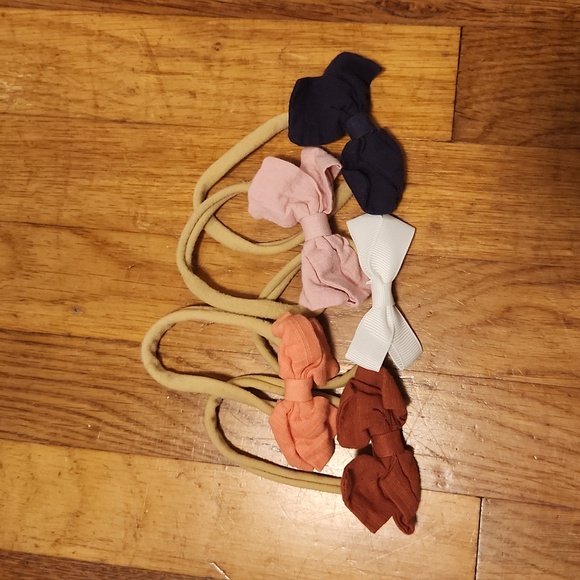 Little Girls' Bows / Baby Headbands - Picture 1 of 2